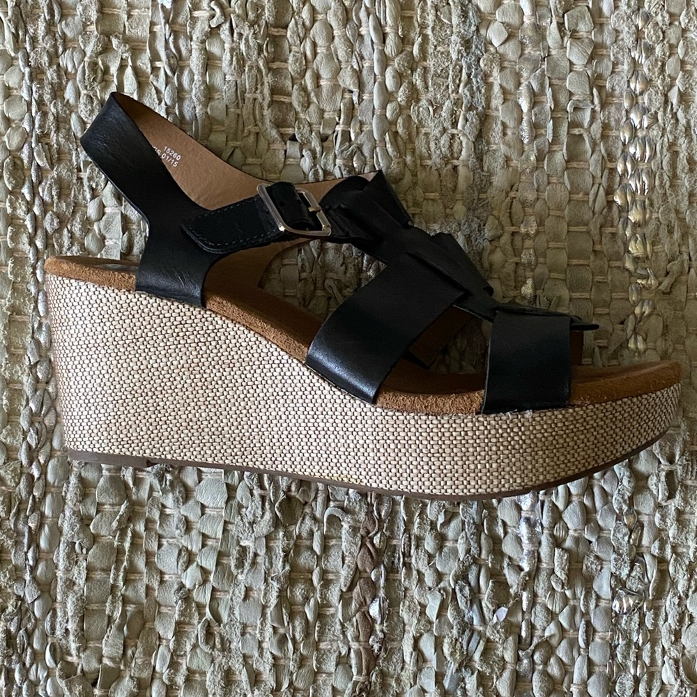 Clarks Artisan black wedge sandal leather